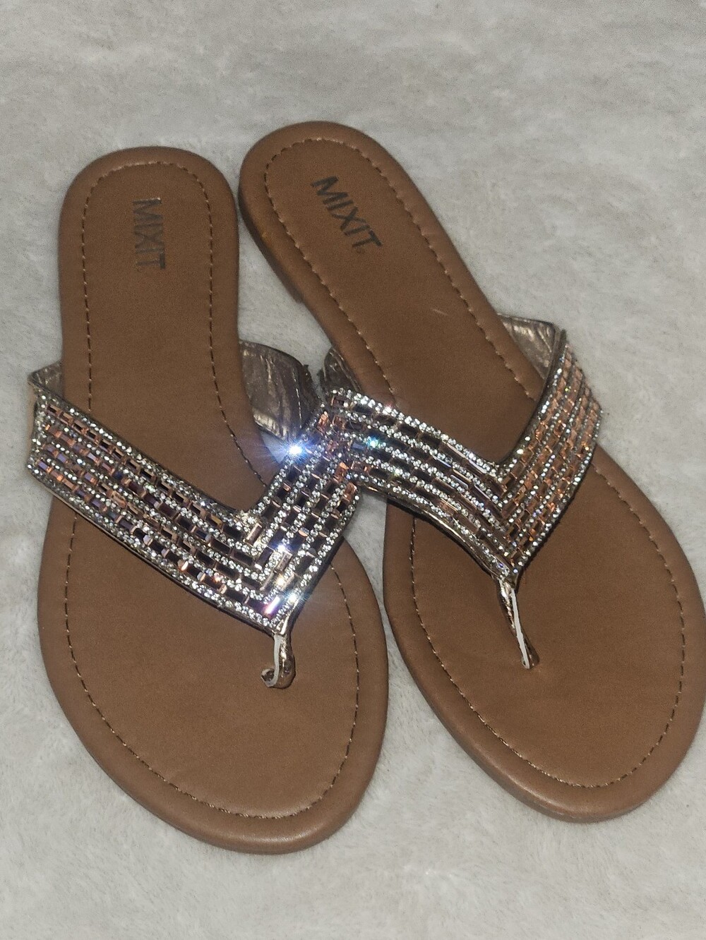 Mixit Rose Gold Jeweled V-Strap Sandals Size 9 EUC